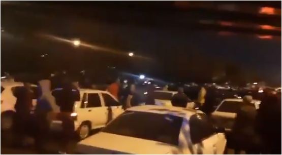 احتجاجات في إيران ضد رفع أسعار الوقود