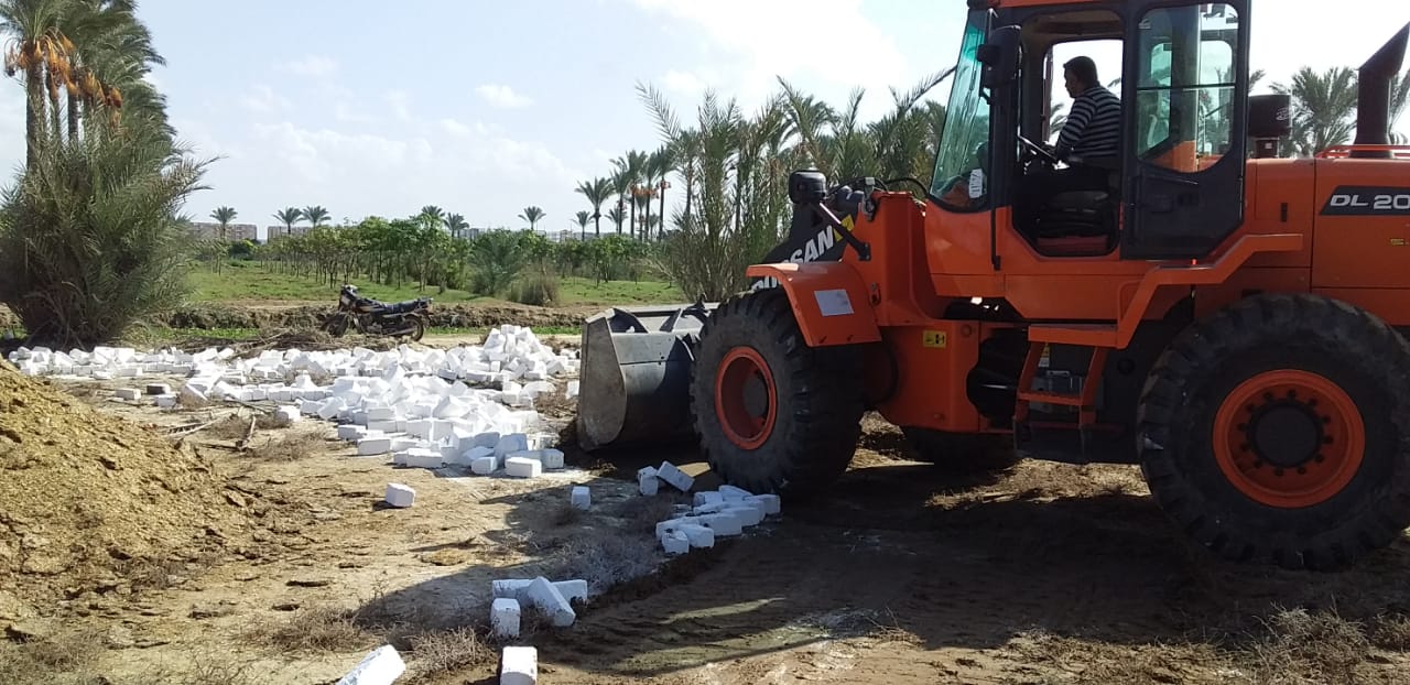 غلق 22 معبر غير قانونى بسكك حديد دمياط