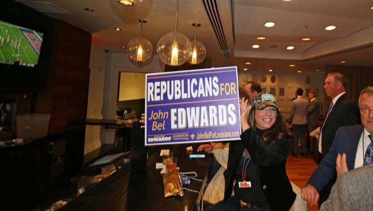  الديمقراطي جون بيل إدواردز  يفوز بولاية لويزيانا الأمريكية