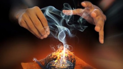 معالج بالقرآن يكشف عن أغرب سحر 