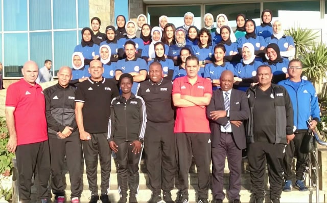 انطلاق فعاليات الدورة التدريبية لمحكمات كرة القدم النسائية انطلاق فعاليات الدورة التدريبية لمحكمات كرة القدم النسائية