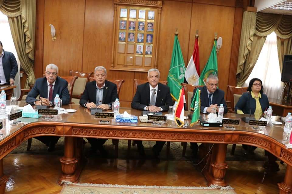 وضع حجر الأساس لكلية الطب البيطرى