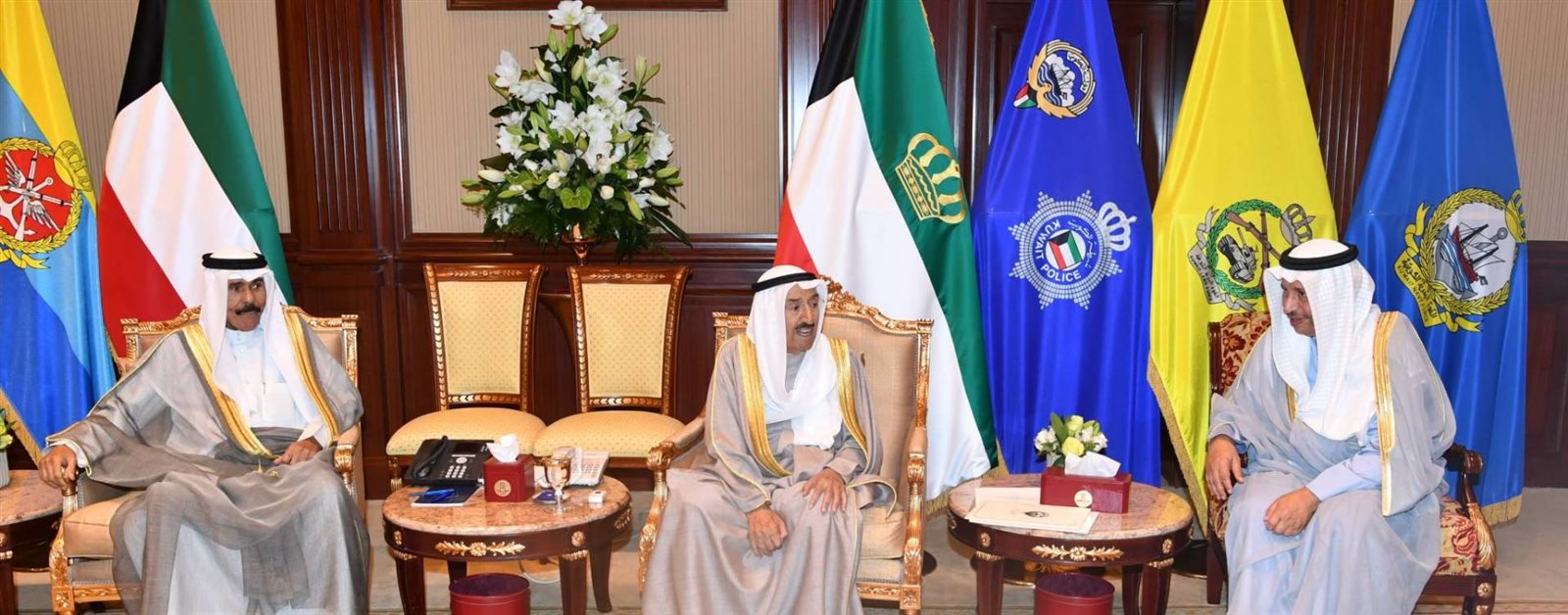أمير الكويت يلتقي الشيخ جابر المبارك أمير الكويت يلتقي الشيخ جابر المبارك