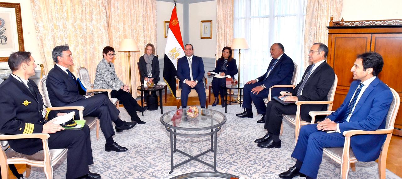الرئيس عبد الفتاح السيسي الرئيس عبد الفتاح السيسي