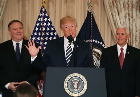 دونالد ترامب ومايك بنس ومايك بومبيو