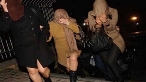 لاتهامهم بإقامة حفلات جنس جماعي