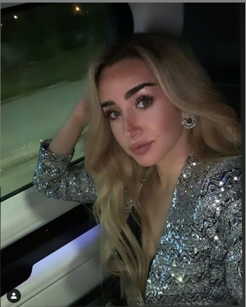 هنا الزاهد هنا الزاهد