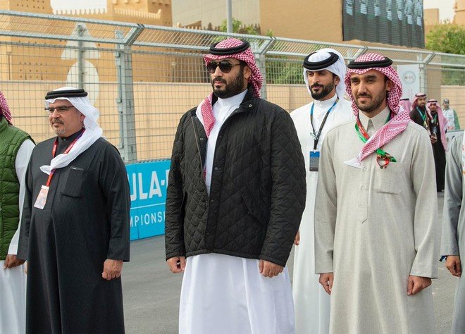 ولي العهد يشهد فورميلا اي