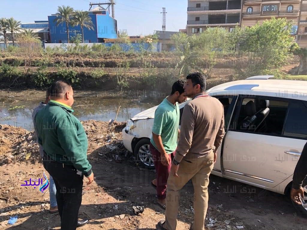 السيارة بعد انقلابها السيارة بعد انقلابها