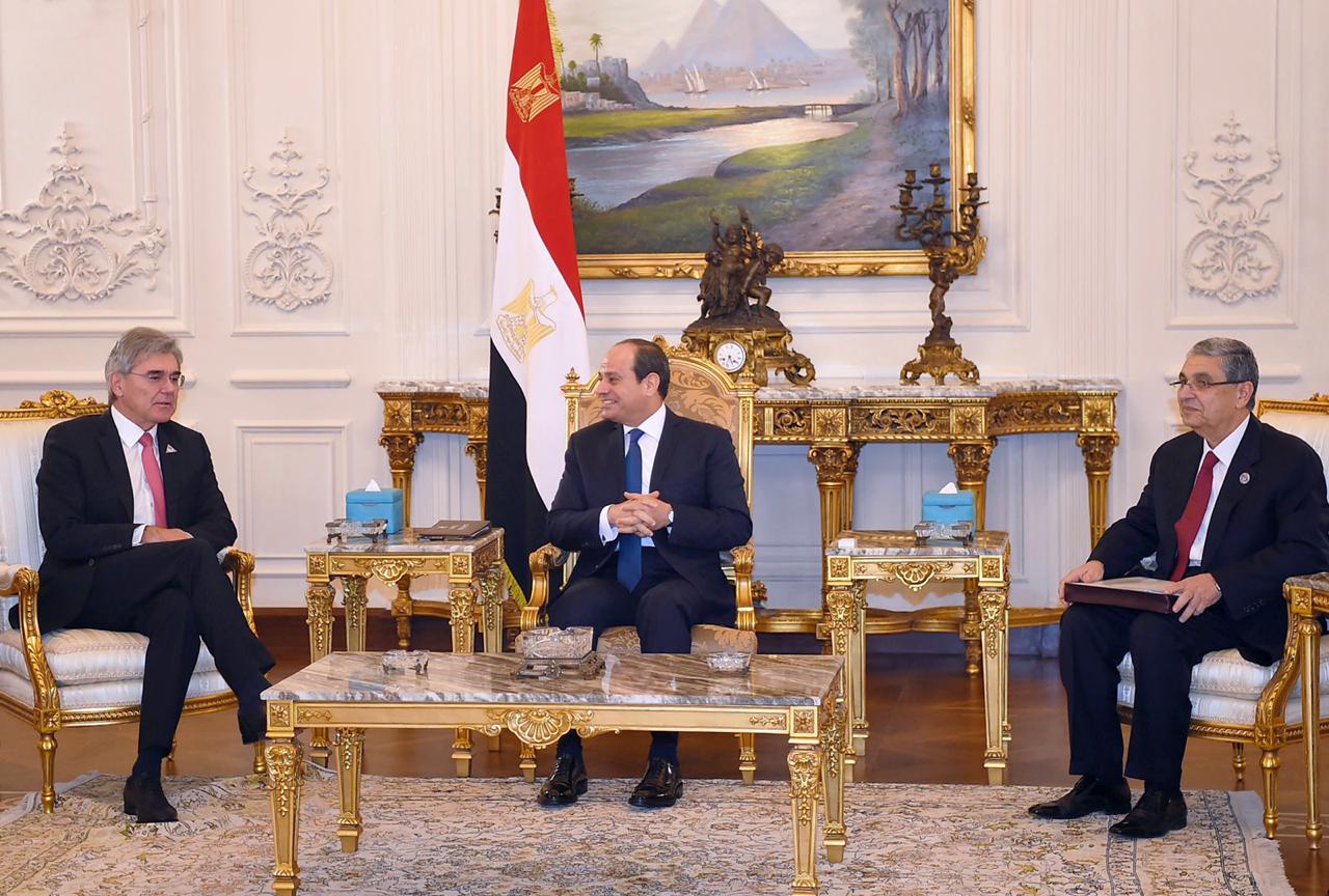 الرئيس عبد الفتاح السيسي الرئيس عبد الفتاح السيسي