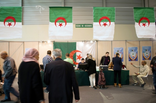 مرشحو انتخابات الجزائر يحذرون من التدخل الأجنبي مرشحو انتخابات الجزائر يحذرون من التدخل الأجنبي