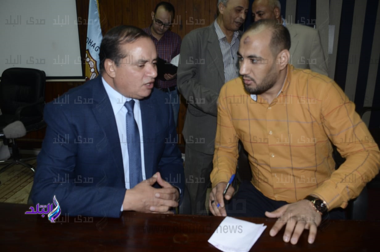 رئيس جامعة سوهاج مع محرر صدى البلد رئيس جامعة سوهاج مع محرر صدى البلد