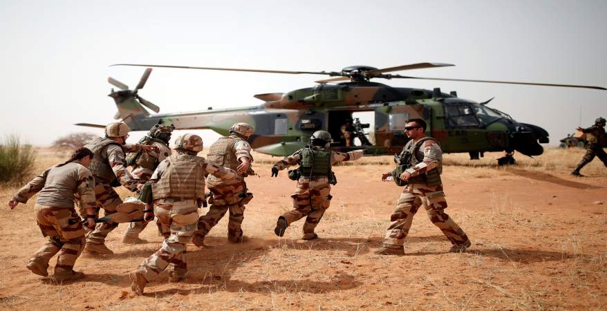 مصرع 13 جنديا فرنسيا في مالي مصرع 13 جنديا فرنسيا في مالي