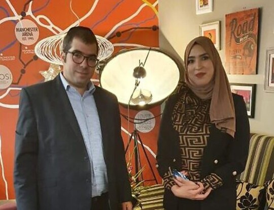 مسلمة تدافع عن يهودي مسلمة تدافع عن يهودي