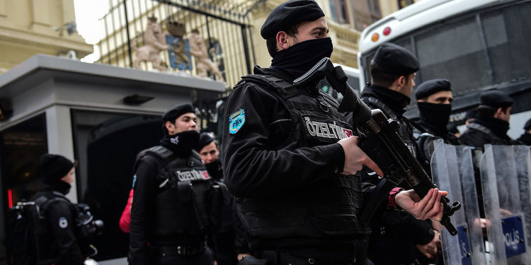 أردوغان يأمر باعتقال 168 شخصا منهم أفراد من الجيش أردوغان يأمر باعتقال 168 شخصا منهم أفراد من الجيش