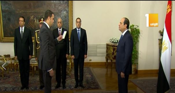 عمرو عثمان يؤدى اليمين نائبأ لمحافظ بورسعيد .. شاهد عمرو عثمان يؤدى اليمين نائبأ لمحافظ بورسعيد .. شاهد
