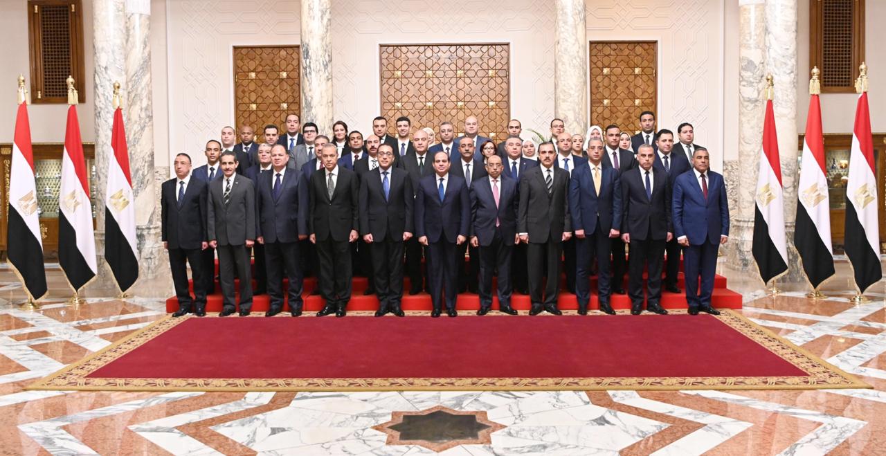 الرئيس عبد الفتاح السيسي الرئيس عبد الفتاح السيسي