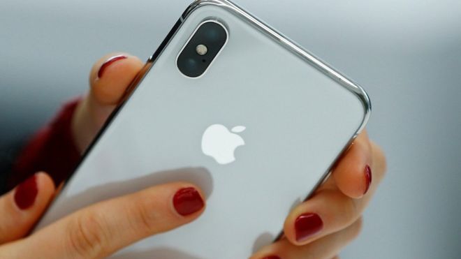 Apple Apple