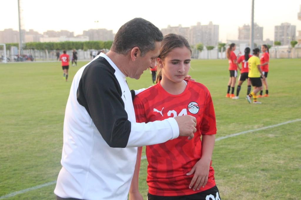 ليلى زاهر أصغر لاعبة في منتخب النسائية