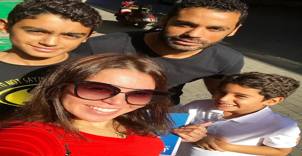 لقاء الخميسي مع أسرتها 