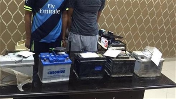 سرقة بطاريات السيارات - أرشيفية