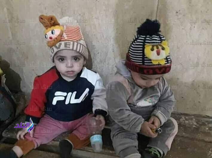 الطفلين الطفلين