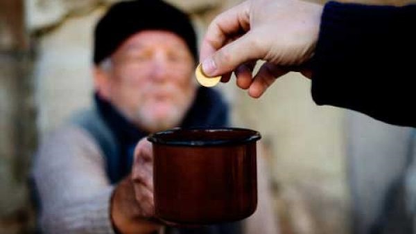 هل تقبل الصدقة من مال يشتبه فيه أن يكون حراماً ؟