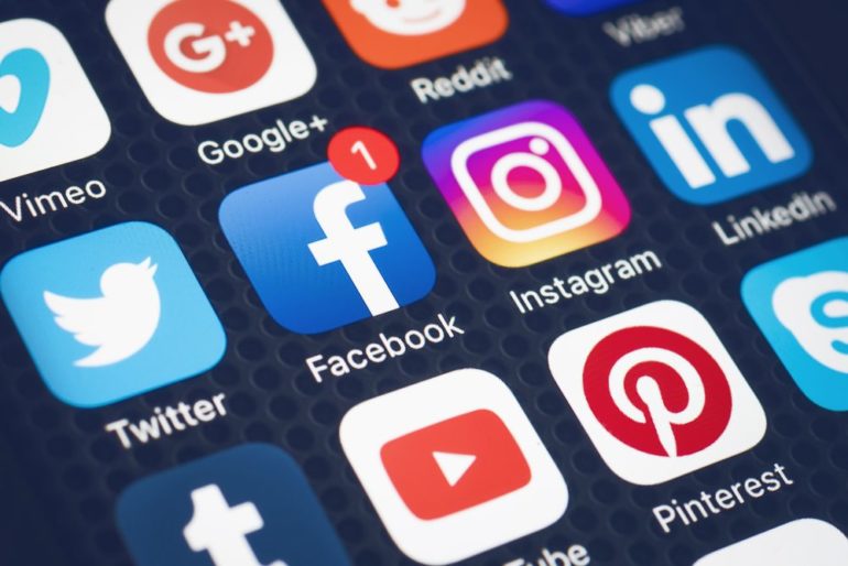 مواقع التواصل الاجتماعي