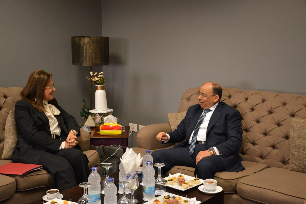 وزير التنمية المحلية