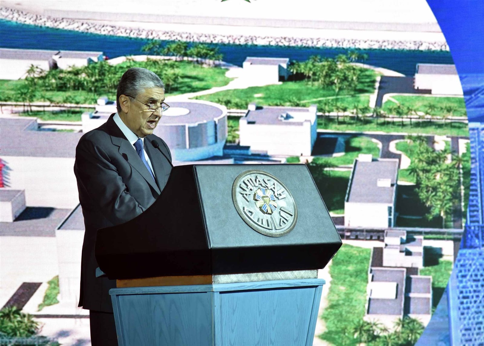 الدكتور محمد شاكر وزير الكهرباء