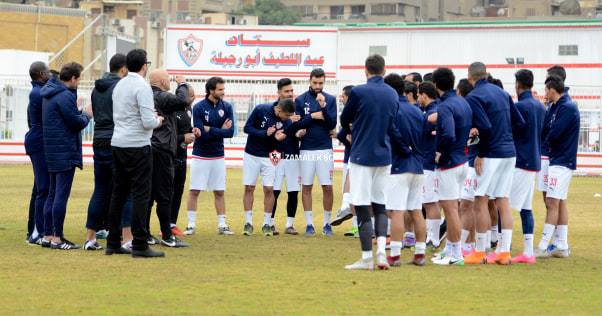 مرتضى منصور مع لاعبي الزمالك مرتضى منصور مع لاعبي الزمالك