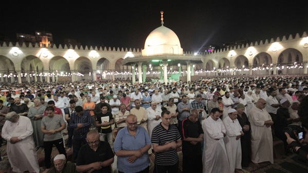 هل مساواة الإمام أو سبقه في الصلاة يبطلها هل مساواة الإمام أو سبقه في الصلاة يبطلها