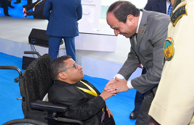 الرئيس عبد الفتاح السيسي مع ذوي الاحتياجات الخاصة الرئيس عبد الفتاح السيسي مع ذوي الاحتياجات الخاصة