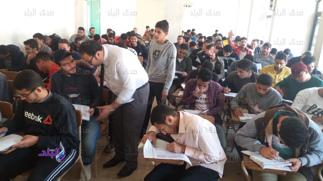 امتحانات تجريبية لطلاب الأزهر على امتحان MCQ