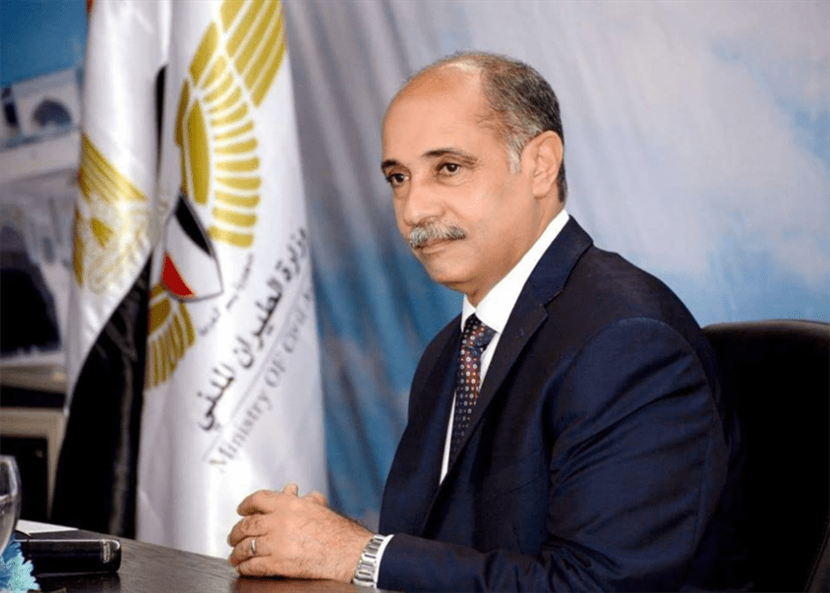  الفريق يونس المصري وزير الطيران المدني