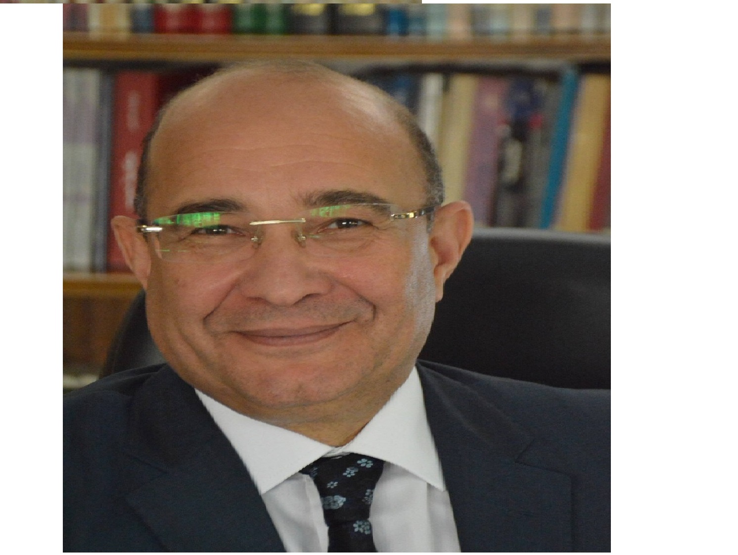 الكاتب الصحفى علاء ثابت رئيس تحرير الأهرام الكاتب الصحفى علاء ثابت رئيس تحرير الأهرام
