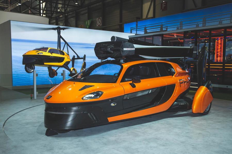 اول سيارة طائرة