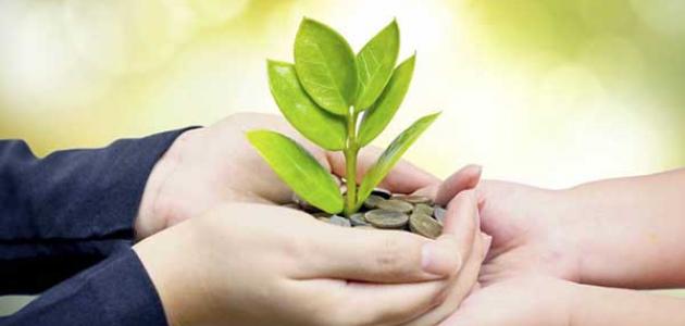 أب ميسور الحال..يعطي أولاده المحتاجين أم الفقراء