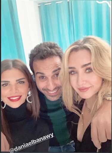 السلايف حبايب :هنا الزاهد بالجلد القصير مع زوجة كريم فهمي