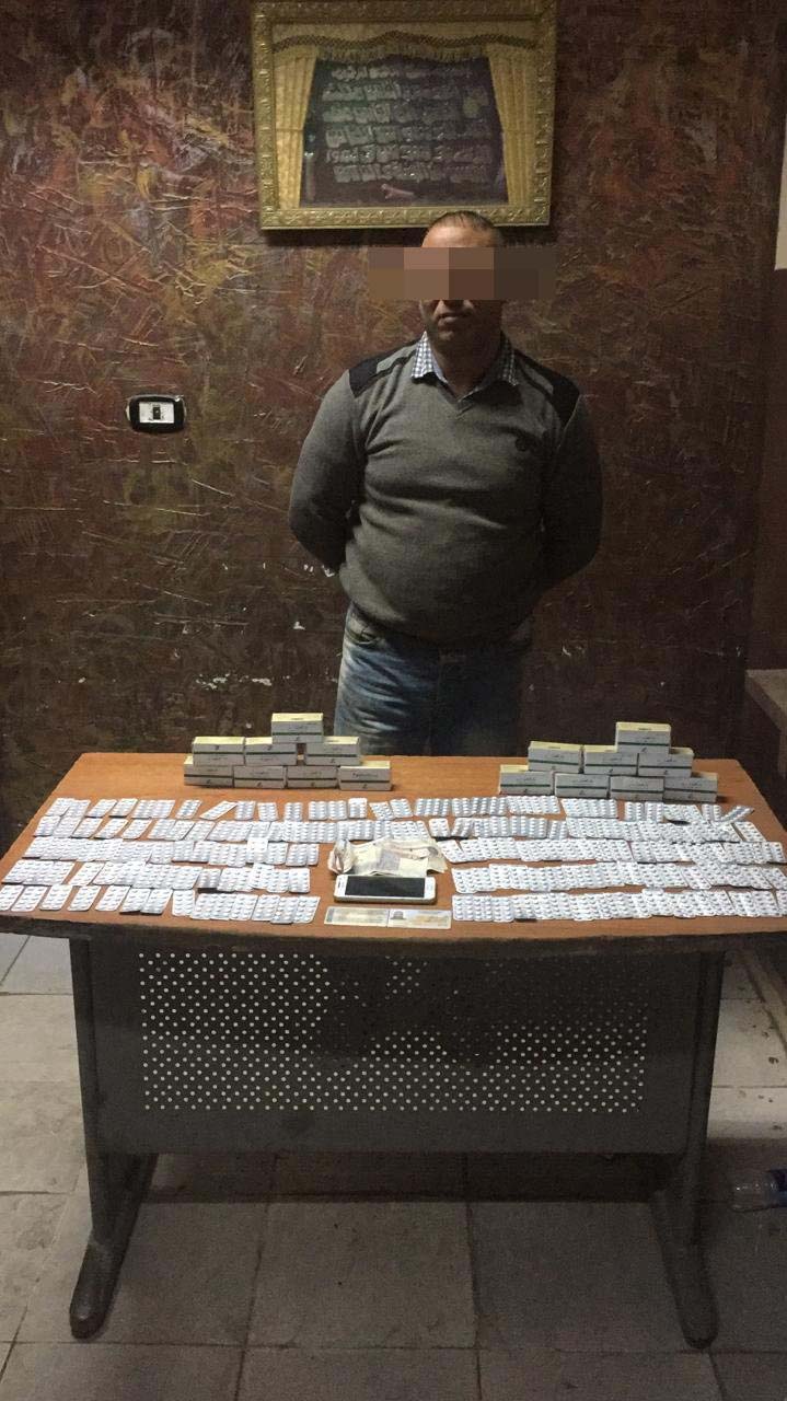 القبض علي عاطل القبض علي عاطل