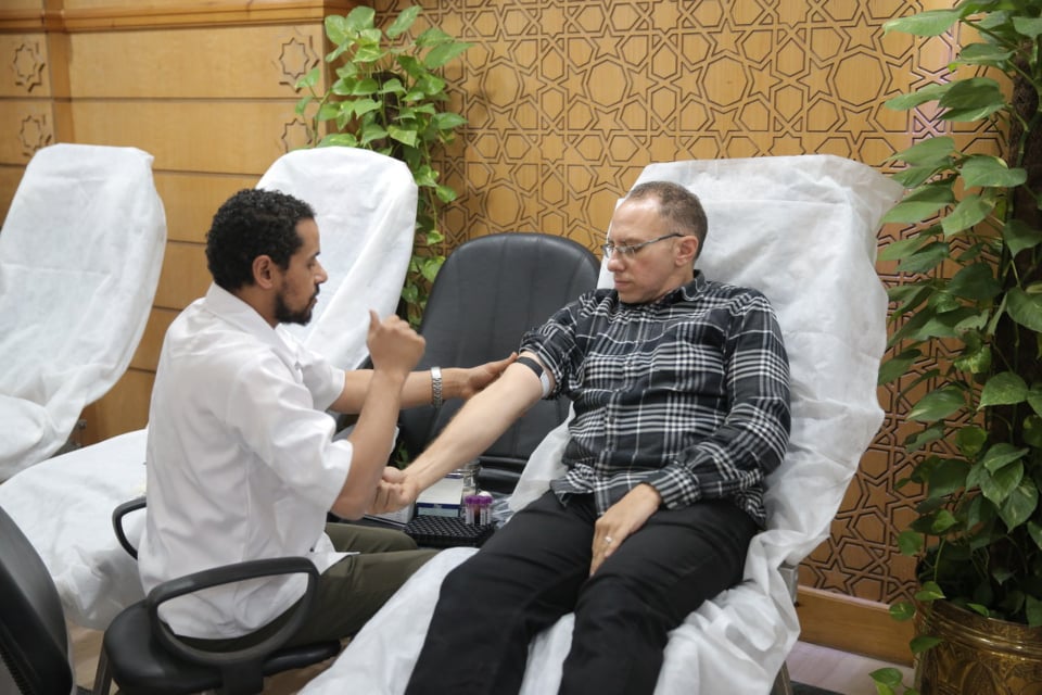 الأزهر يطلق حملة للتبرع بالدم بقطاعاته المختلفة الأزهر يطلق حملة للتبرع بالدم بقطاعاته المختلفة