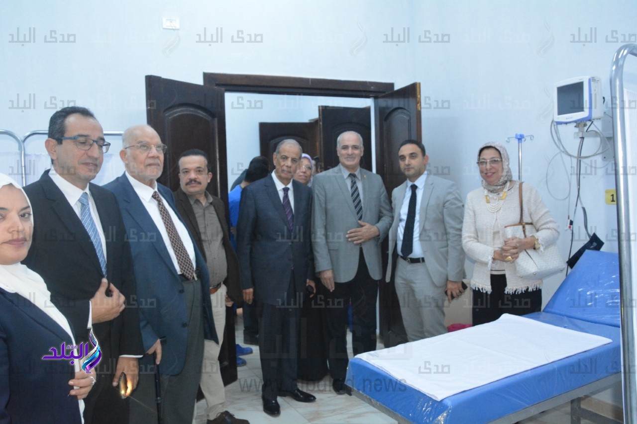 رئيس جامعة الفيوم يتفقد مستشفى مصطفى حسن الجامعي