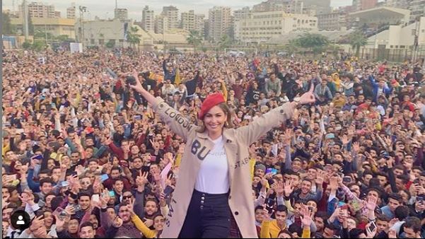 مي سليم في جامعة المنصورة مي سليم في جامعة المنصورة