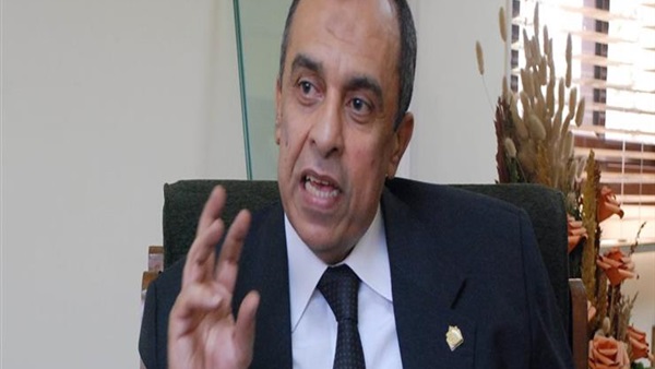 الدكتور عزالدين أبوستيت وزير الزراعة الدكتور عزالدين أبوستيت وزير الزراعة