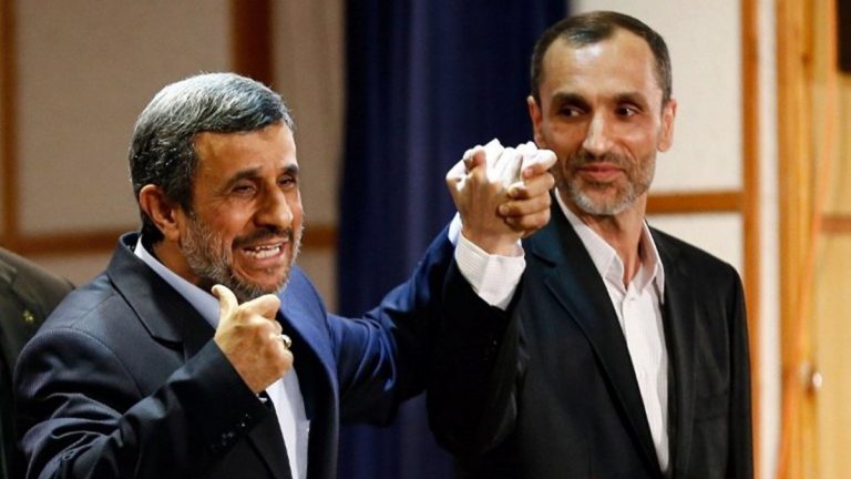 نقل مساعد الرئيس الإيراني السابق لمستشفى الأمراض النفسية نقل مساعد الرئيس الإيراني السابق لمستشفى الأمراض النفسية