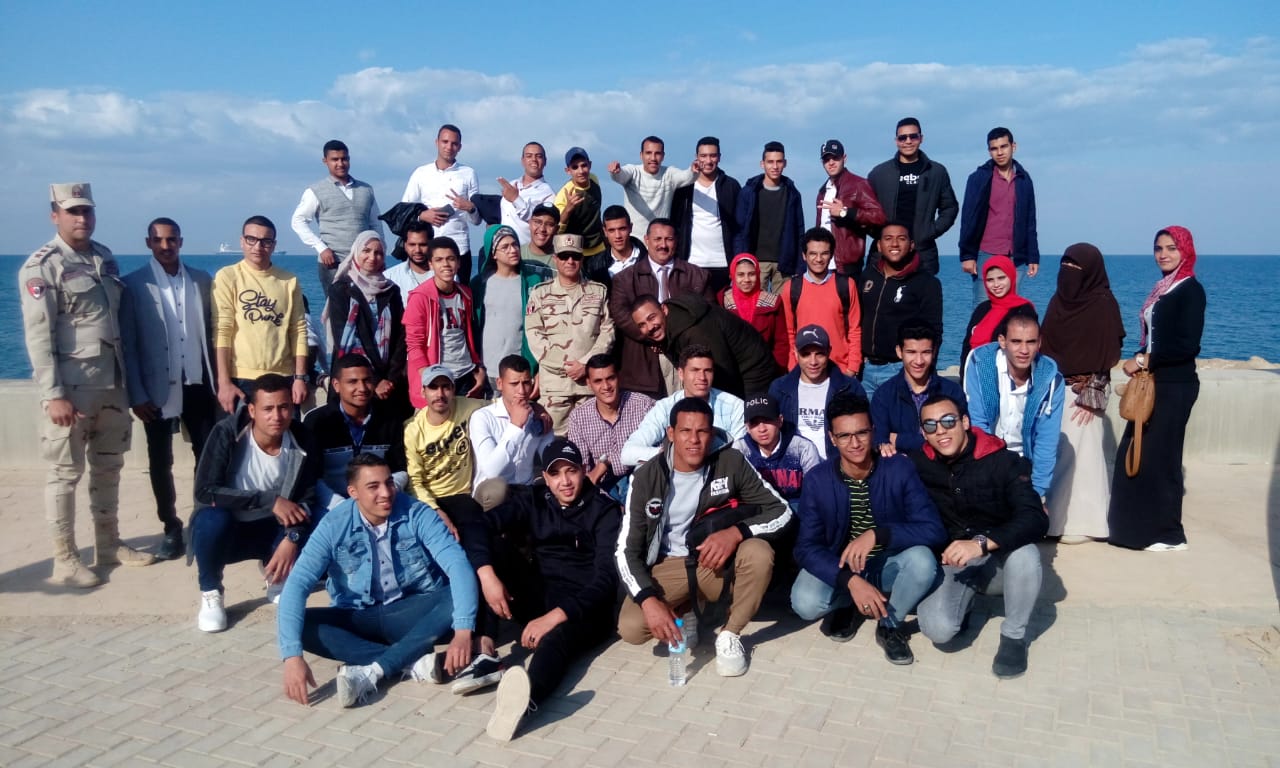 طلاب من جامعة المنيا يزورون مشروعات هضبة الجلالة طلاب من جامعة المنيا يزورون مشروعات هضبة الجلالة