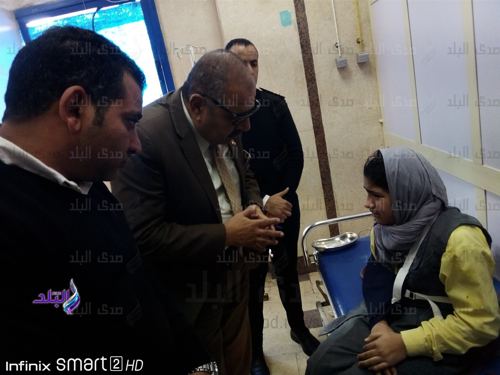 مدير تعليم مطروح يطمئن علي صحة مصابي حادث اليوم مدير تعليم مطروح يطمئن علي صحة مصابي حادث اليوم