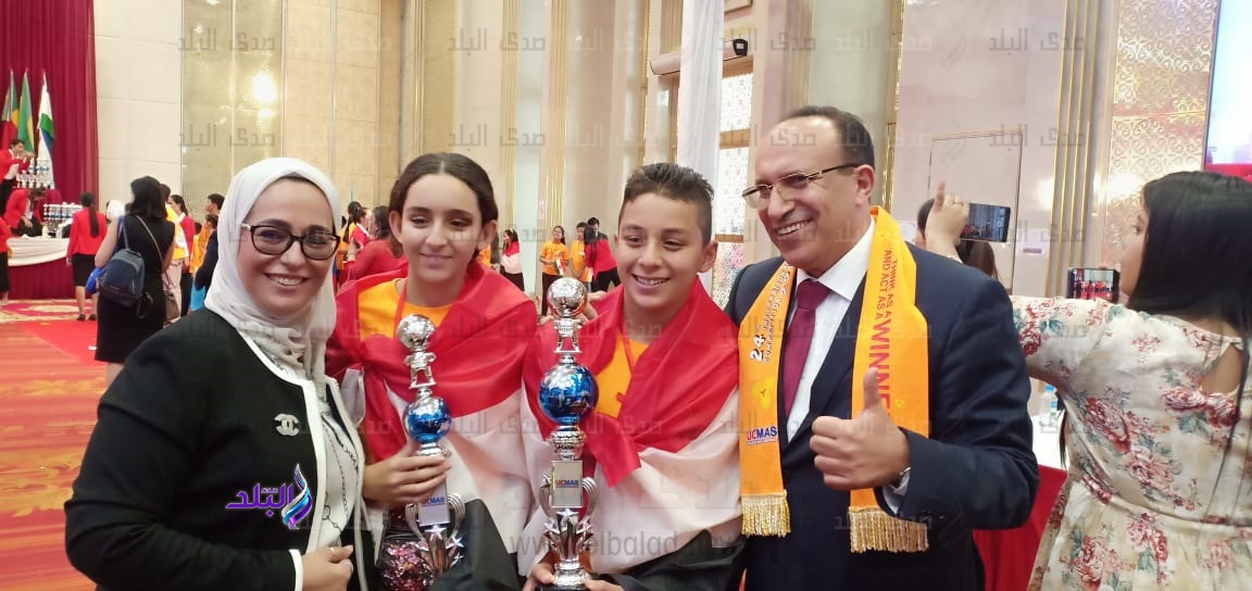 طلاب مدارس المعاهد القومية 