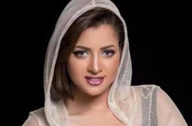 منى فاروق منى فاروق