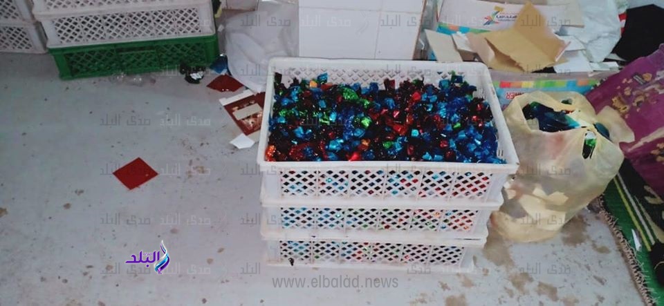 ضبط كميات من شيكولاتة غير صالحة ضبط كميات من شيكولاتة غير صالحة